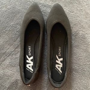 Anne Klein black flats. Only worn once.